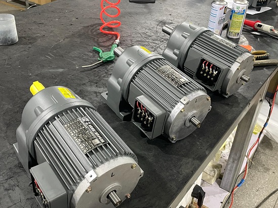三相齒輪減速電機